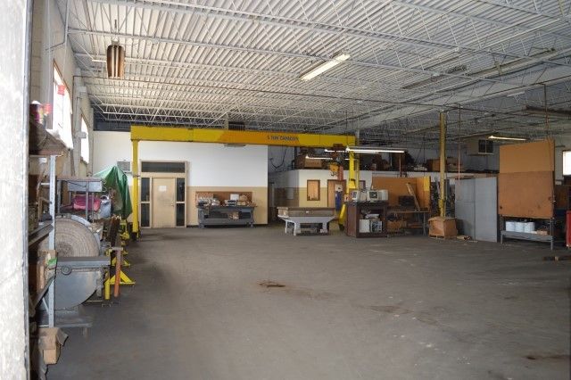 Crane Industrial Building plus Extra build-able Lot: 2219 North Central Avenue, Rockford, IL 61101